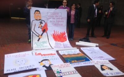 Ateos de Bogotá piden que Ordóñez reponga libros