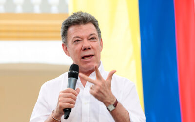 Santos pide a iglesias que apoyen plebiscito de la ‘paz’