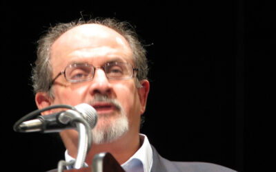 Renuevan fatwa contra Salman Rushdie